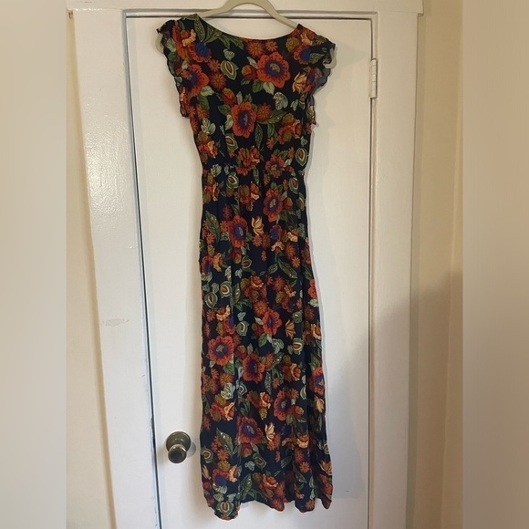 Floral maxi dress with a slit size medium - Picture 9 of 12